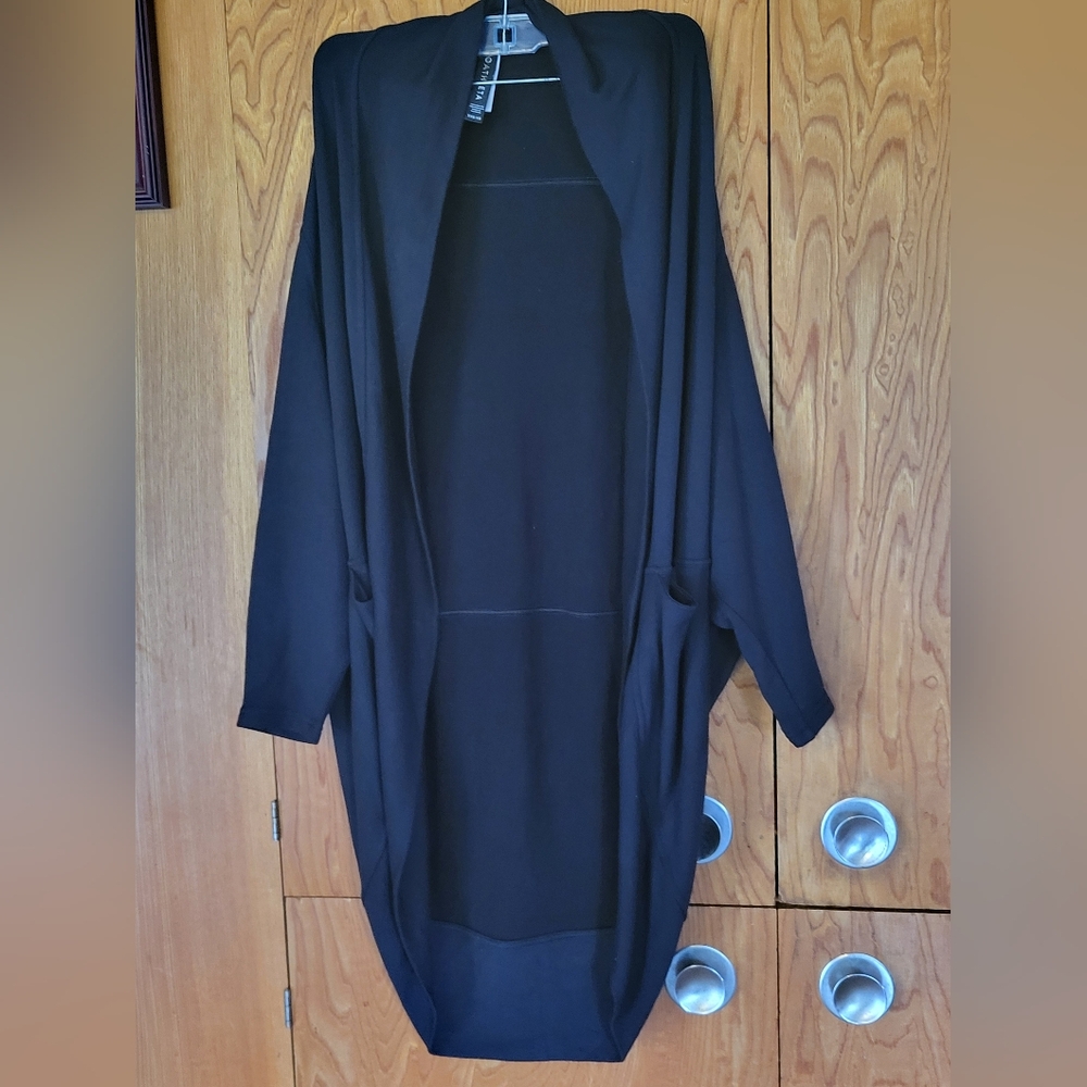 NWOT Athleta Ethereal Cocoon Wrap